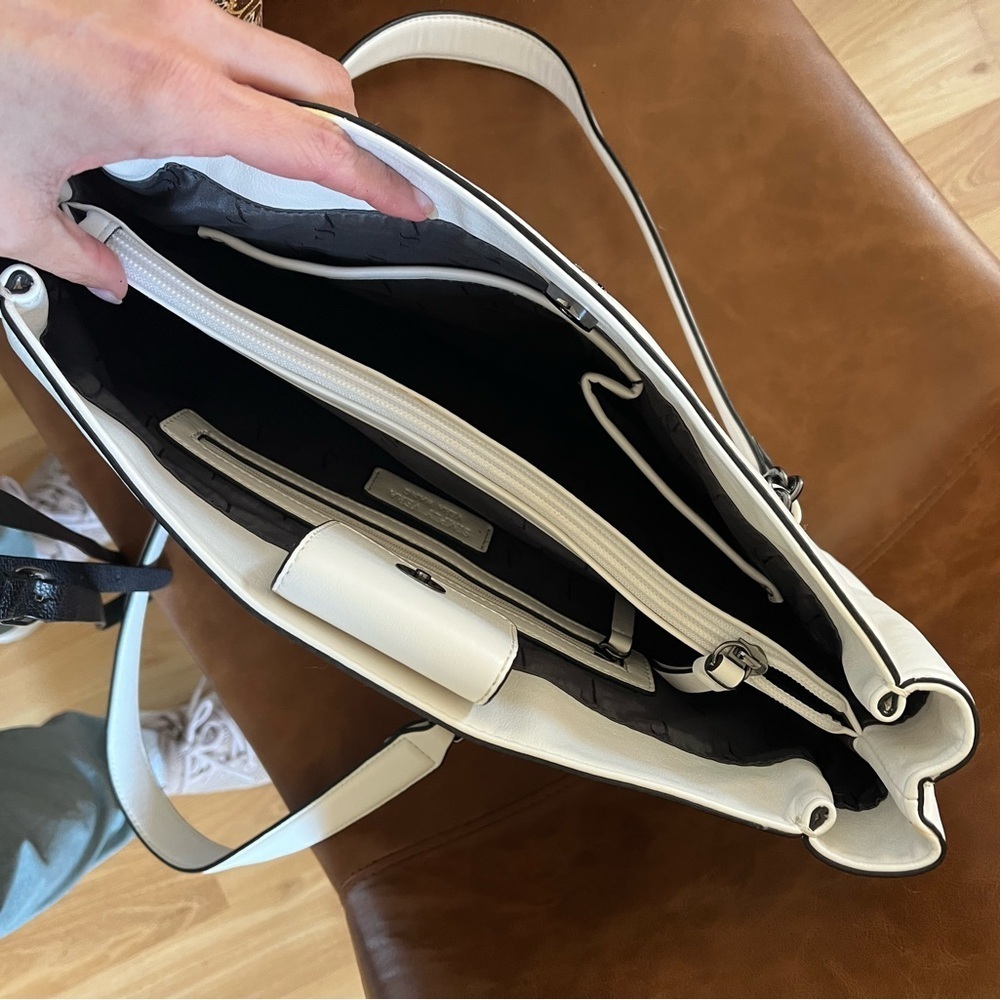 Vera Wang White Leather Shoulder Bag - Picture 5 of 5